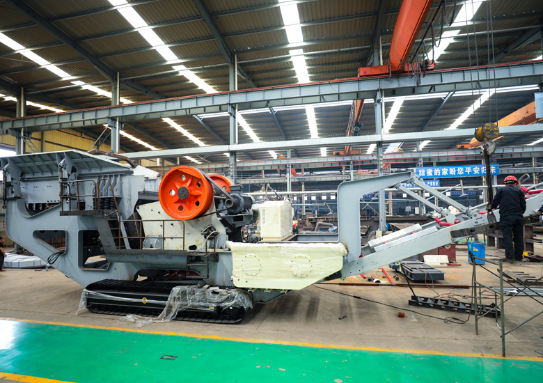 履带式粗碎移动破碎站